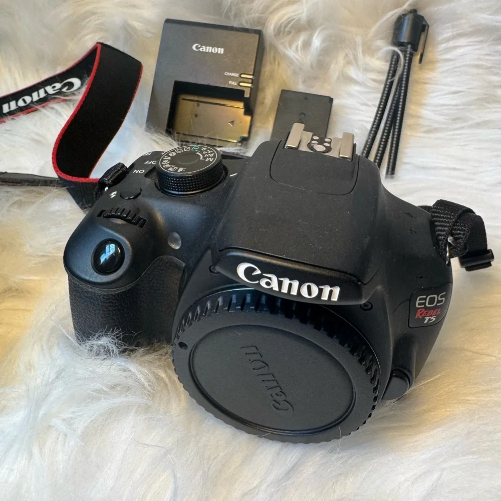 Canon Black EOS Rebel T5 Camera with Accessories